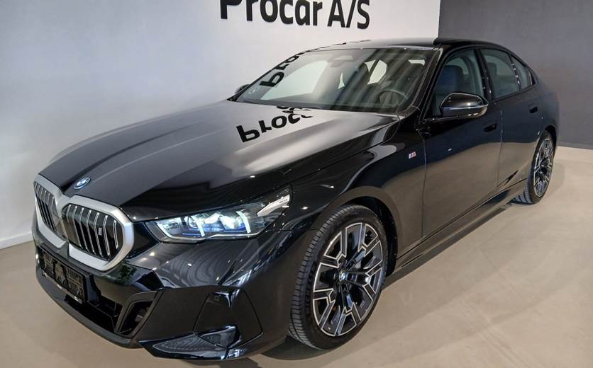 BMW i5 eDrive40 Fully Charged M-Sport