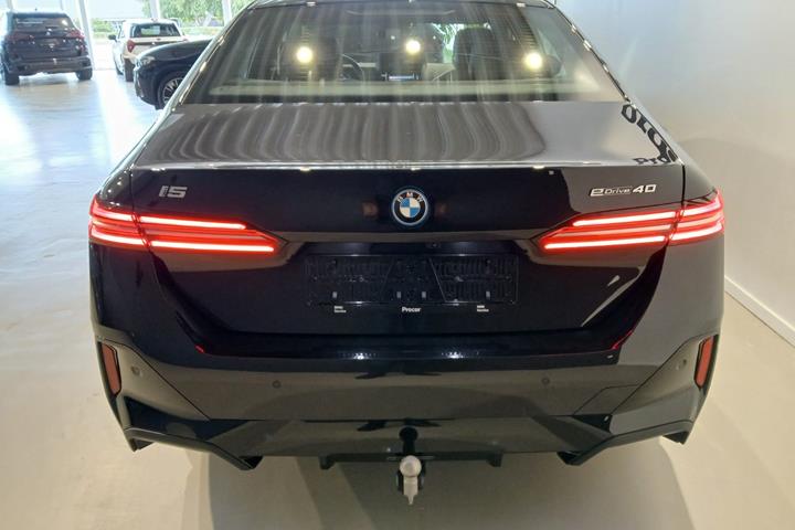 undefined BMW i5 fra 2025