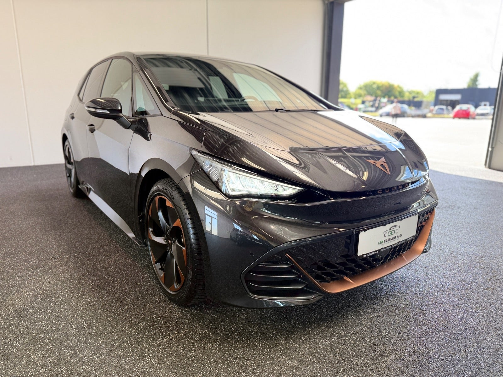 Grå Cupra Born fra 2023