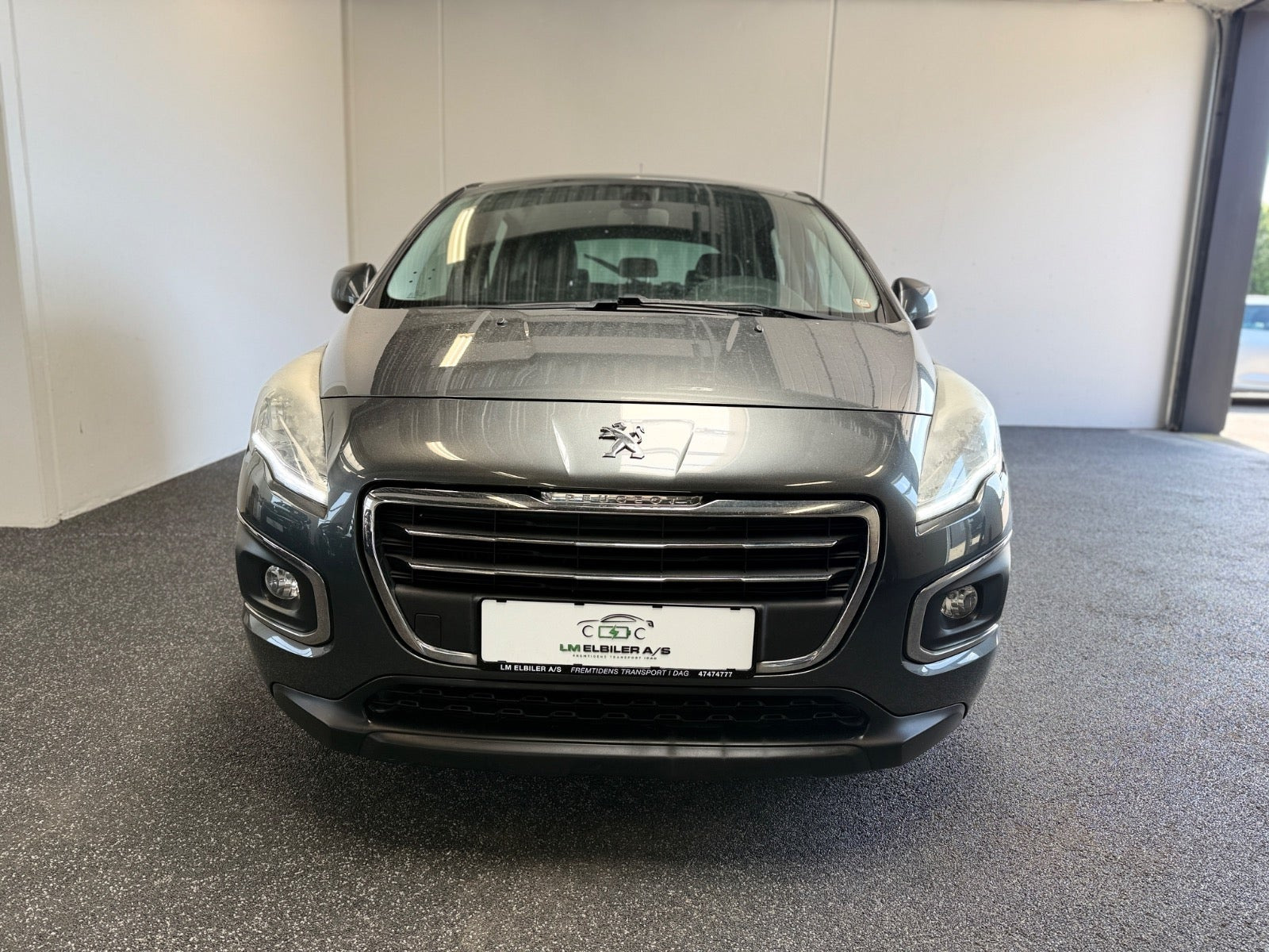 Grå Peugeot 3008 fra 2014