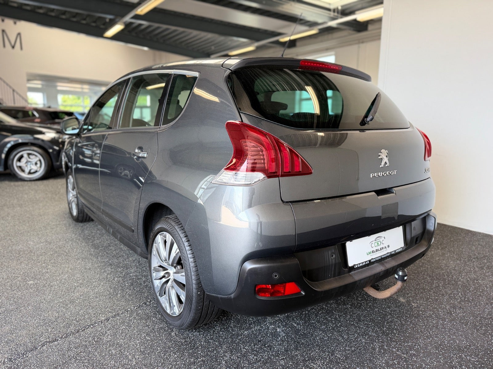 Grå Peugeot 3008 fra 2014