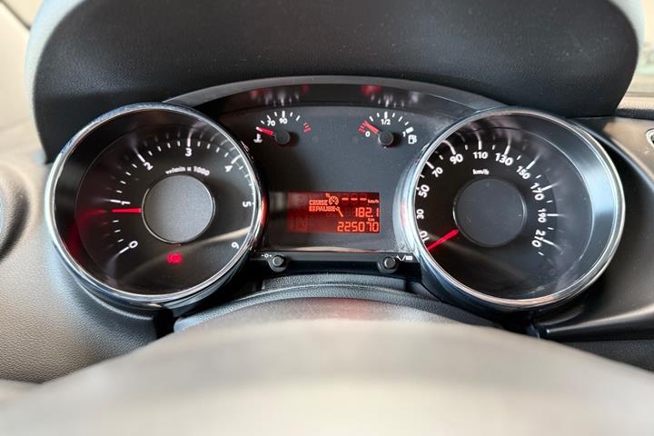 Grå Peugeot 3008 fra 2014