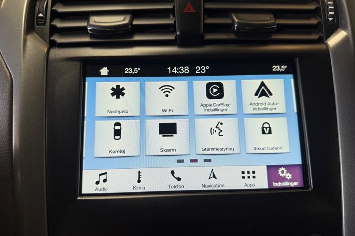 Grå Ford Mondeo fra 2018