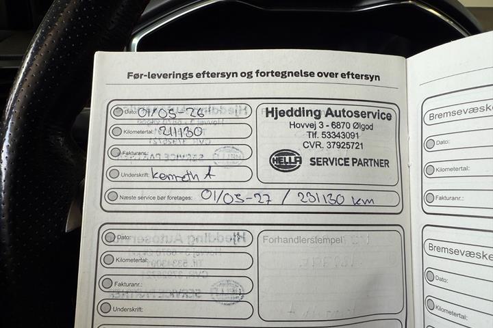 Grå Ford Mondeo fra 2018