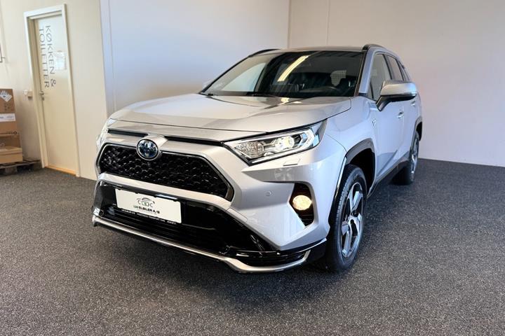 Grå Toyota RAV4 fra 2021