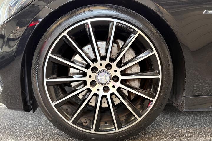 Sort Mercedes C300 fra 2016