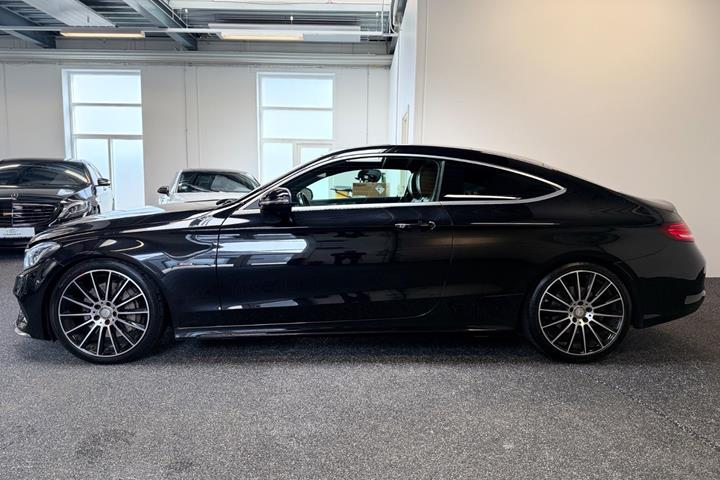 Sort Mercedes C300 fra 2016