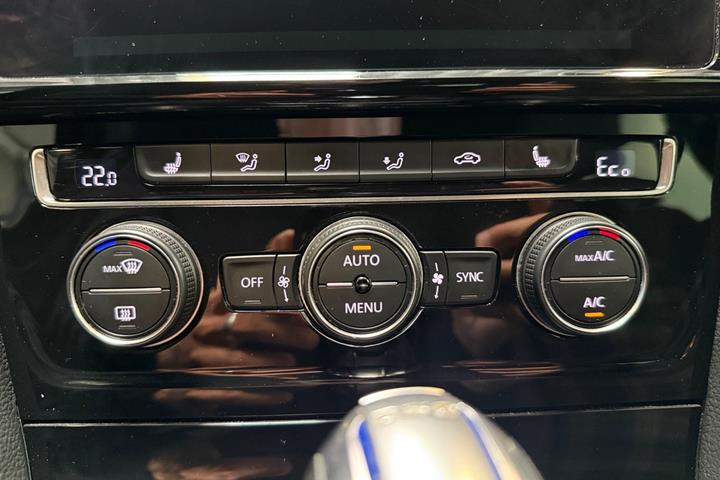 Hvid VW Golf VII fra 2017