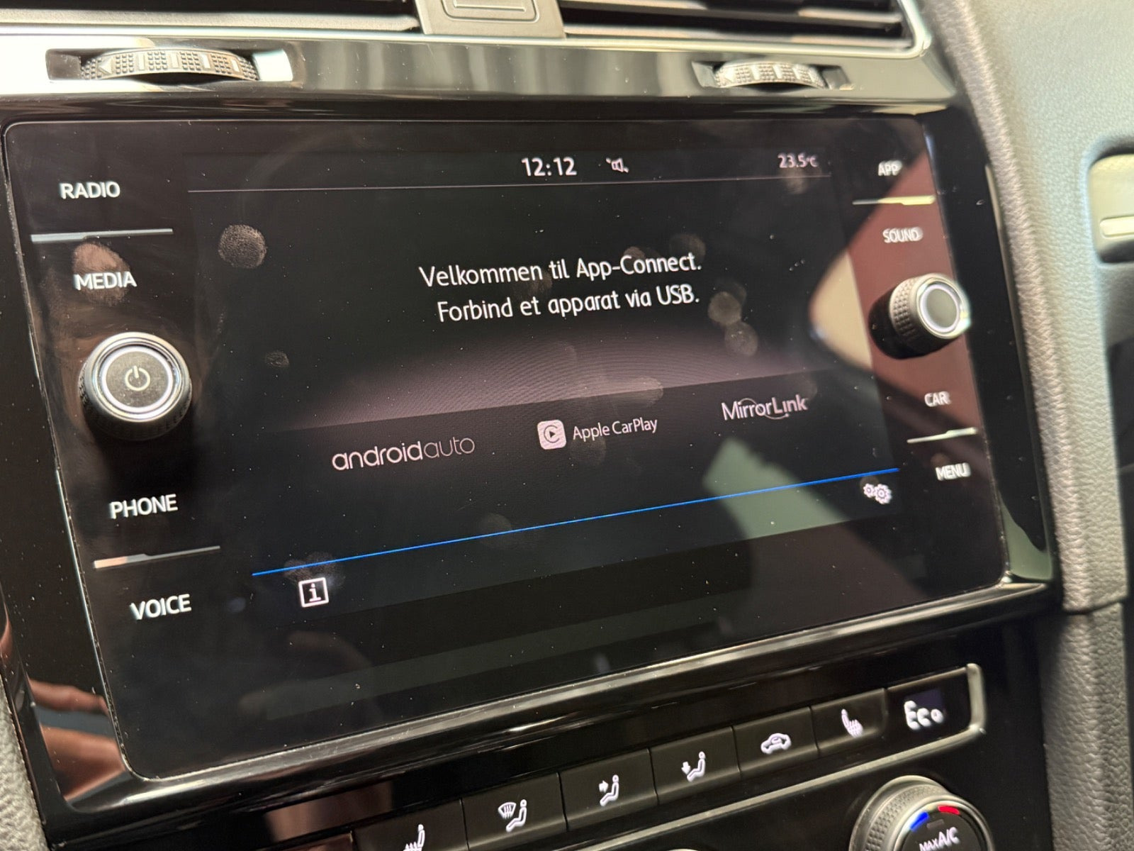 Hvid VW Golf VII fra 2017