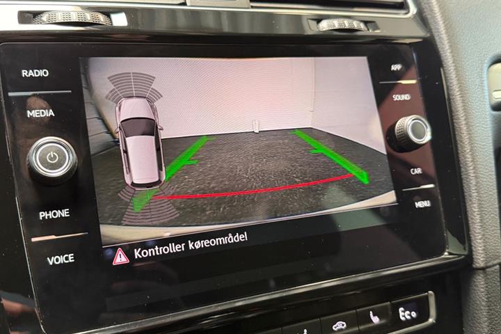 Hvid VW Golf VII fra 2017