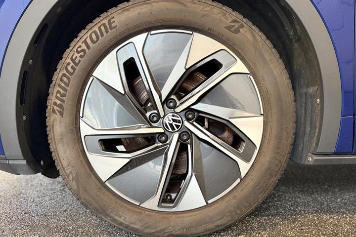 Blå VW ID.5 fra 2023