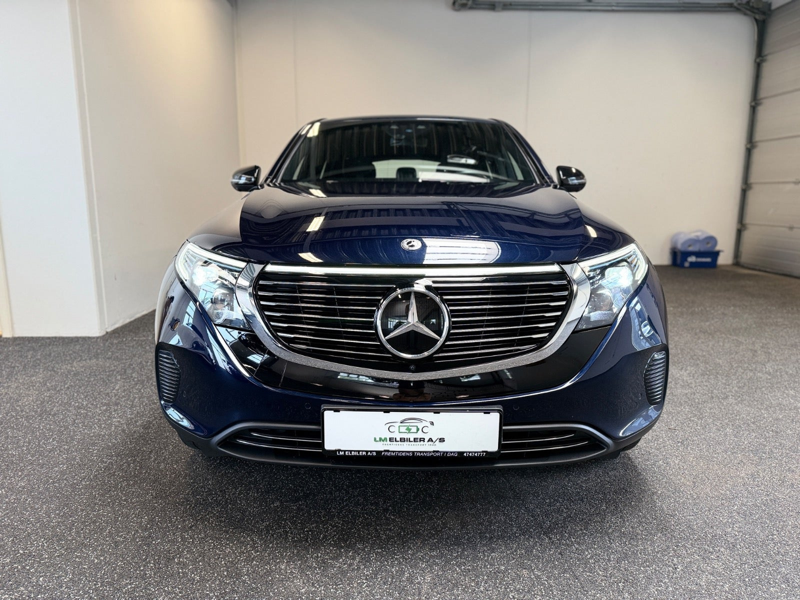 Blå Mercedes EQC400 fra 2020