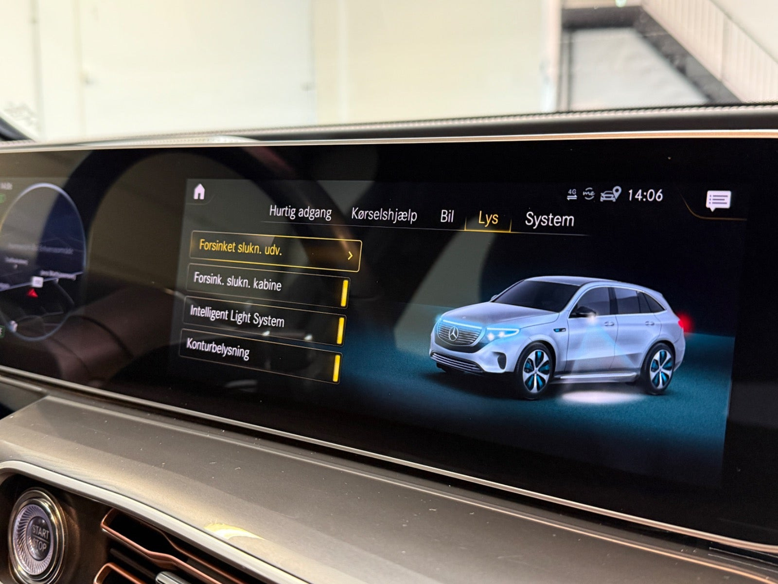 Blå Mercedes EQC400 fra 2020