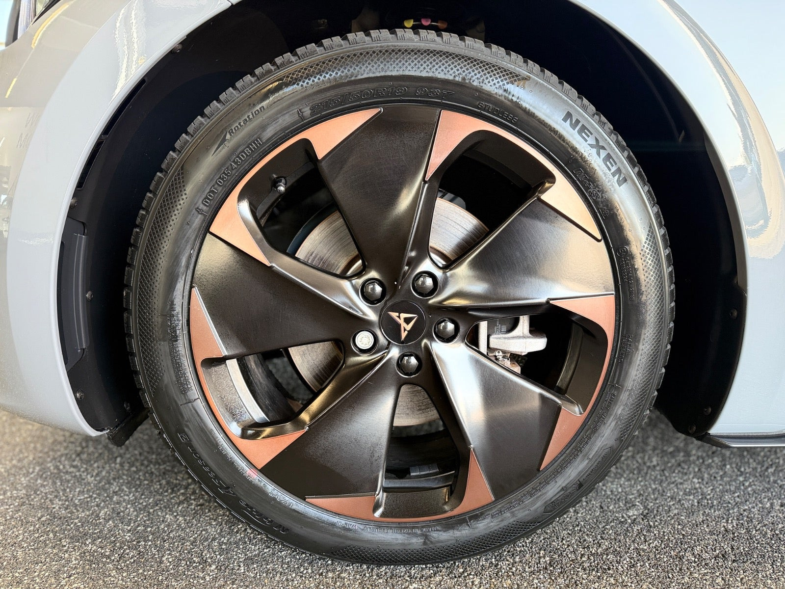 Grå Cupra Born fra 2024