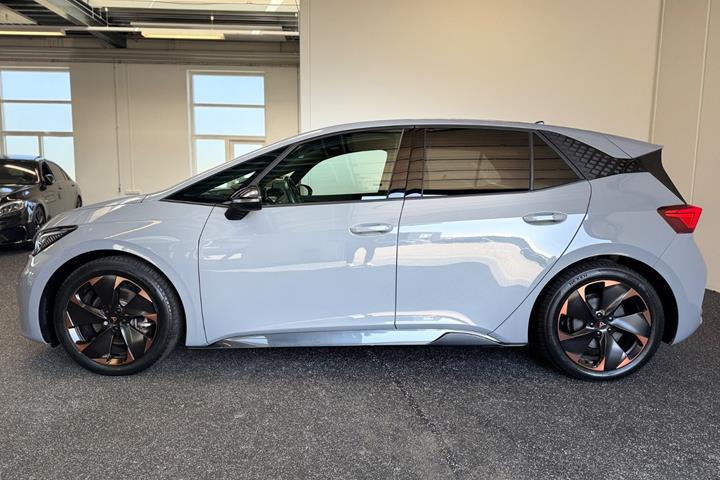 Grå Cupra Born fra 2024