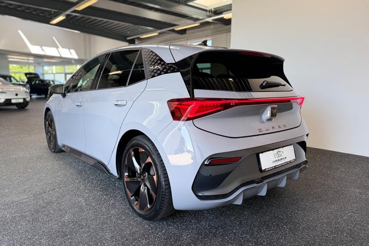 Grå Cupra Born fra 2024