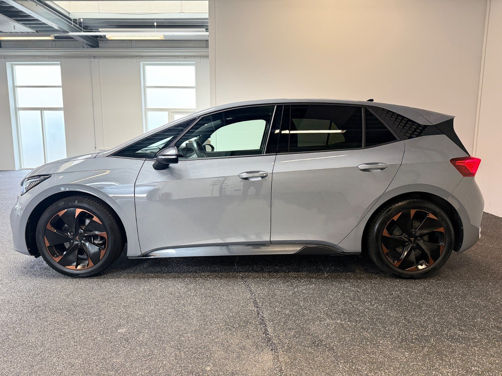 Grå Cupra Born fra 2024