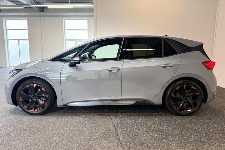 Grå Cupra Born fra 2024