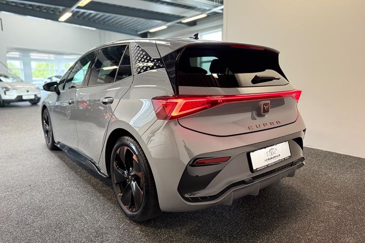 Grå Cupra Born fra 2024