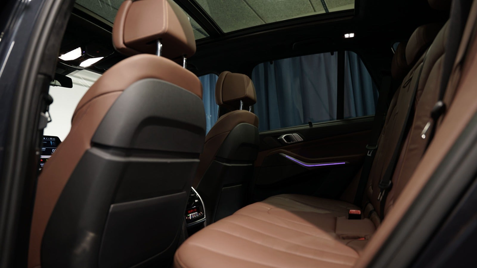 Grå BMW X5 fra 2020