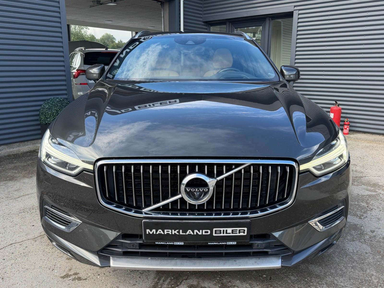 Grå Volvo XC60 fra 2018