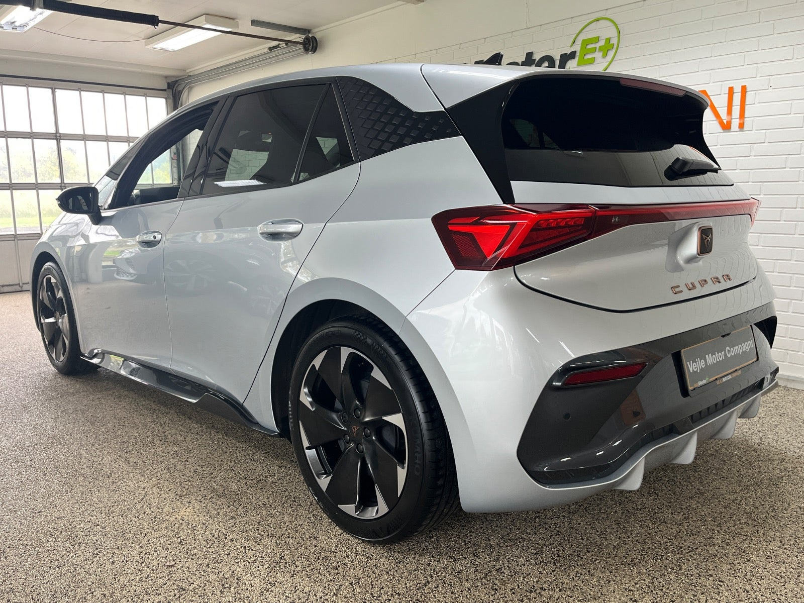 Sølv Cupra Born fra 2022