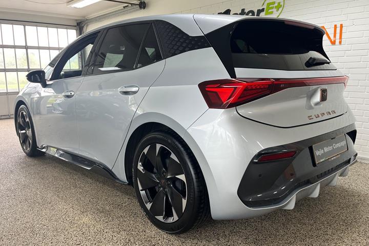 Sølv Cupra Born fra 2022