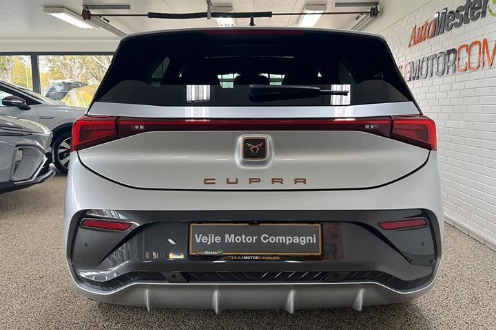 Sølv Cupra Born fra 2022
