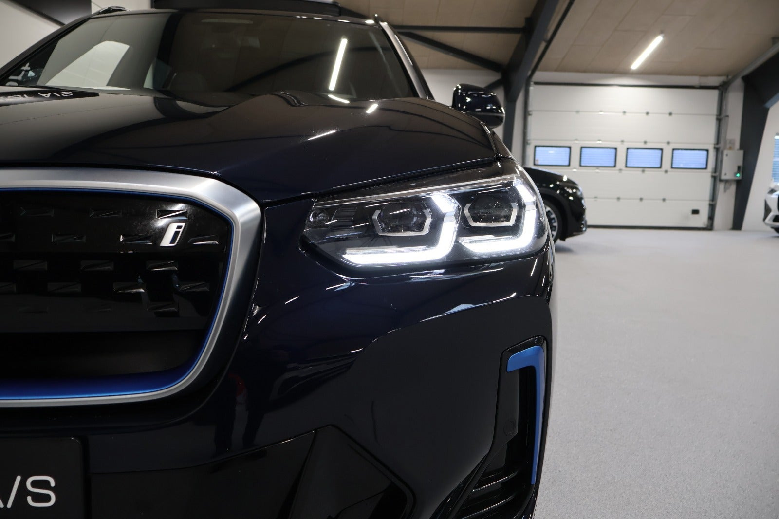 Sort BMW iX3 fra 2022