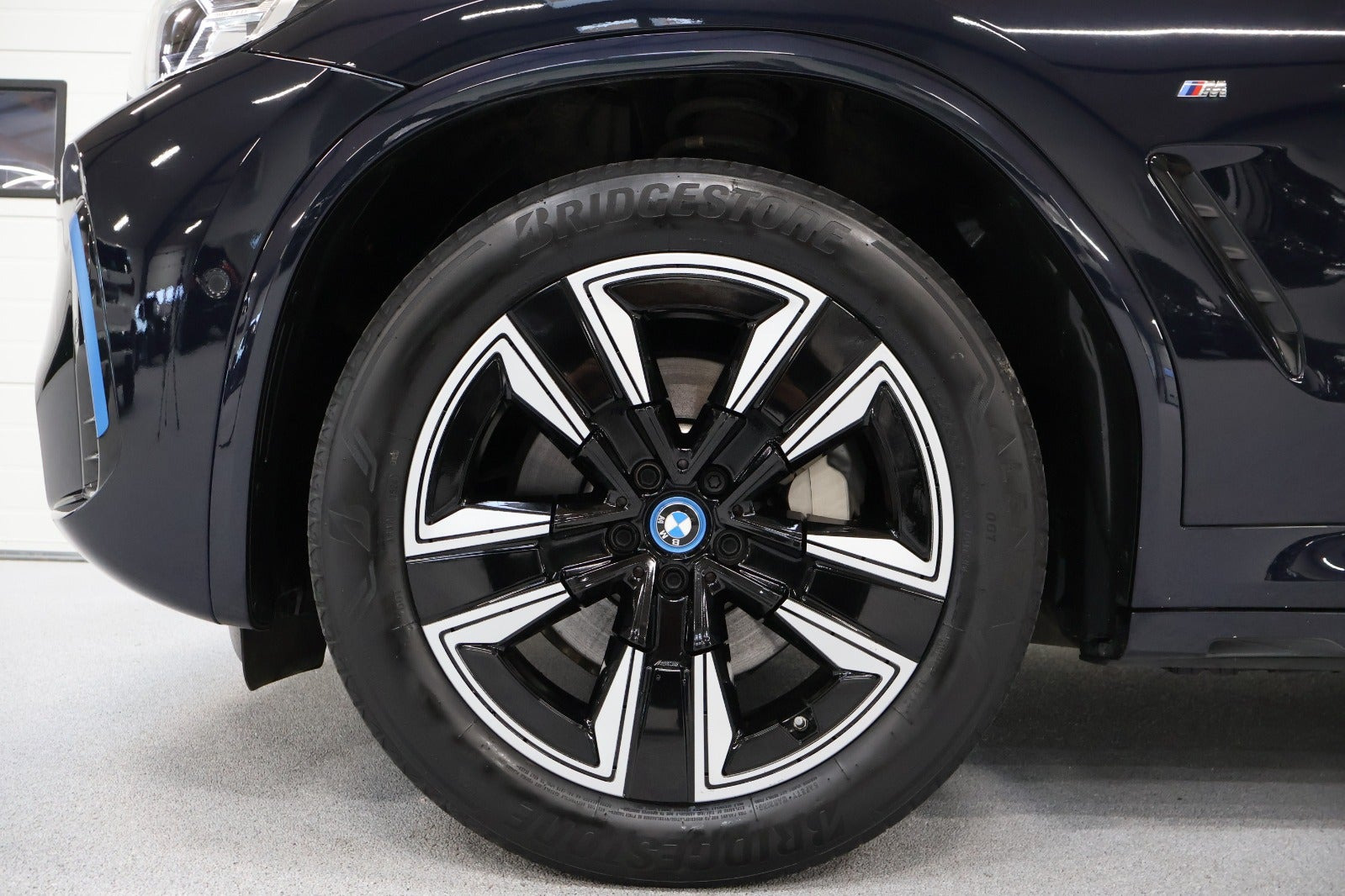 Sort BMW iX3 fra 2022