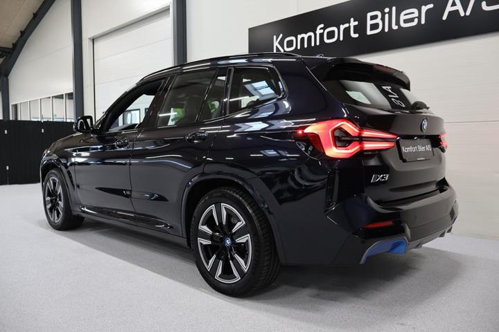 Sort BMW iX3 fra 2022