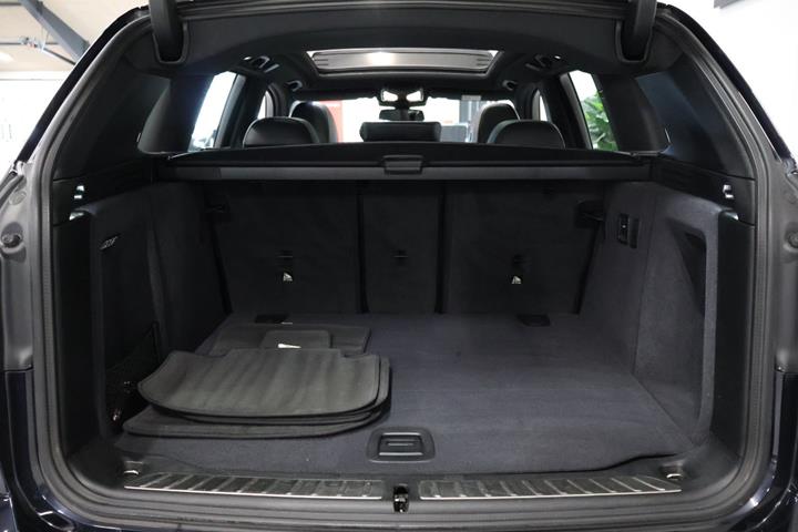 Sort BMW iX3 fra 2022