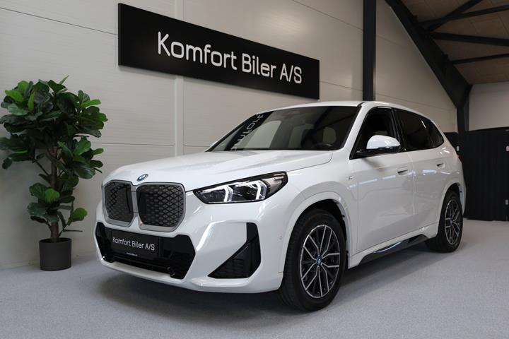 Hvid BMW iX1 fra 2024