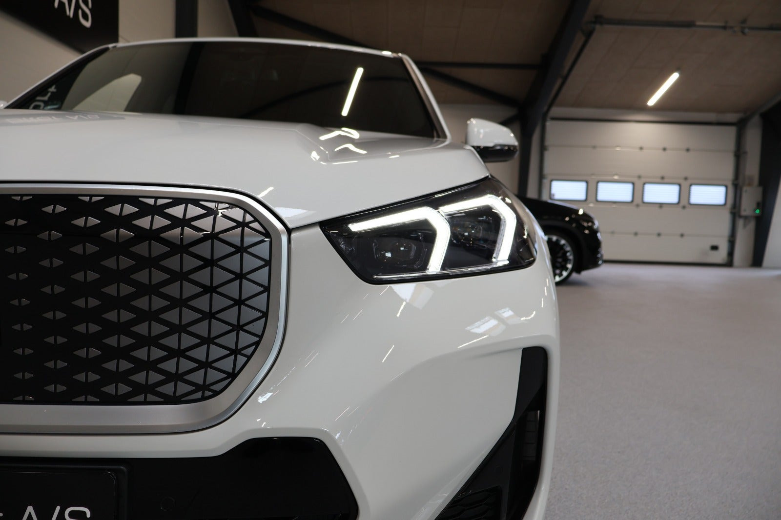 Hvid BMW iX1 fra 2024