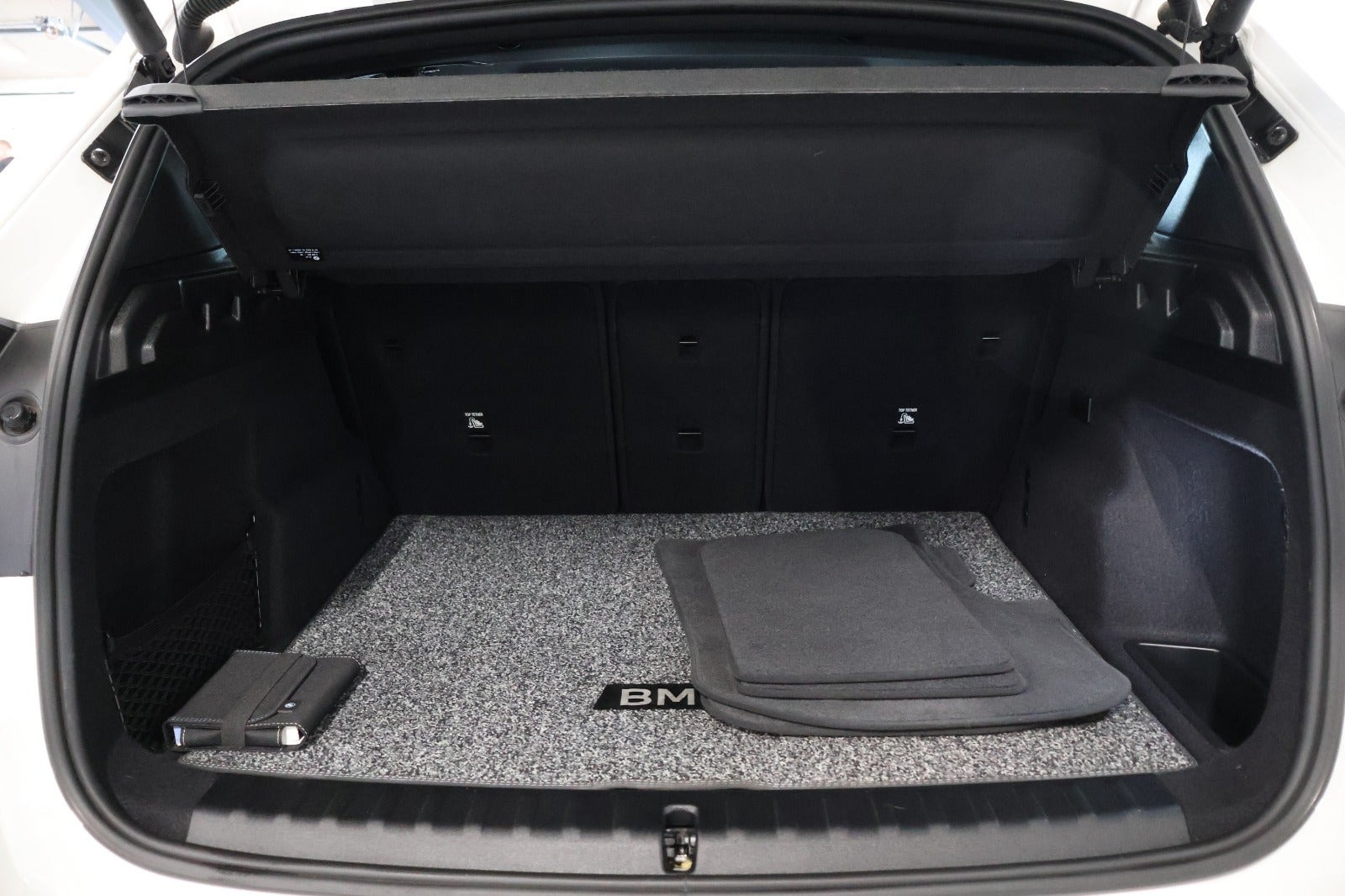 Hvid BMW iX1 fra 2024