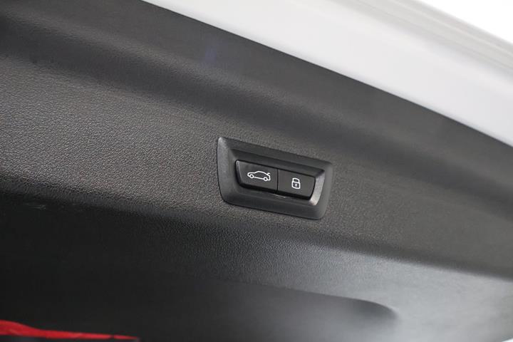 Hvid BMW iX1 fra 2024