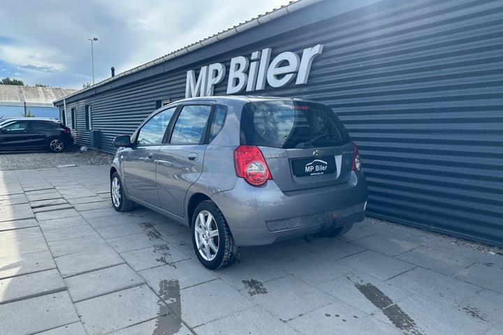 Grå Chevrolet Aveo fra 2011