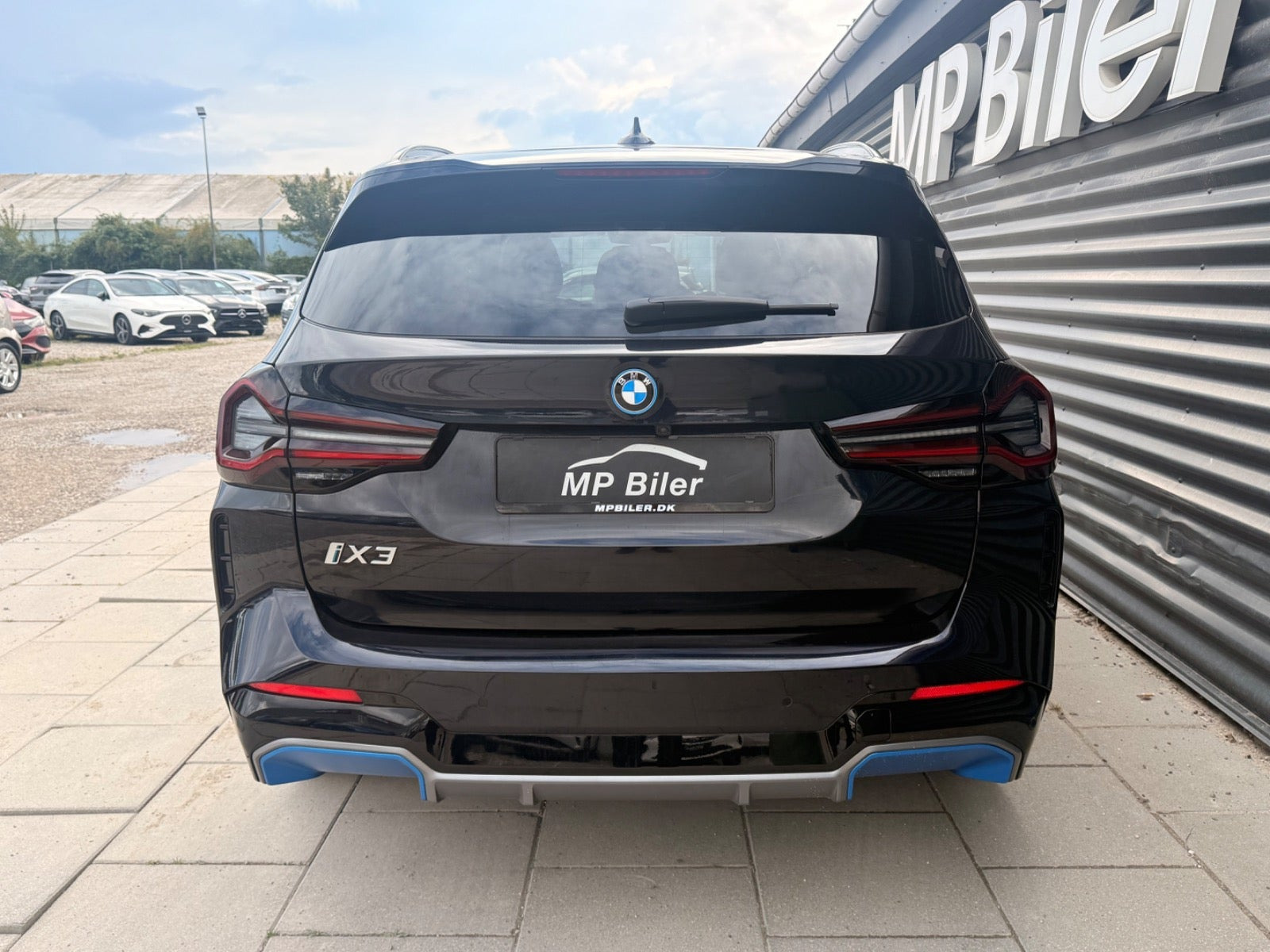 Blå BMW iX3 fra 2024