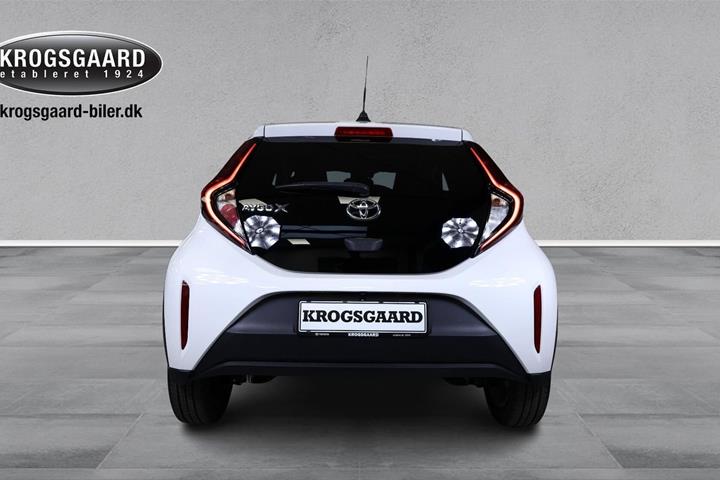 Hvid Toyota Aygo X fra 2022