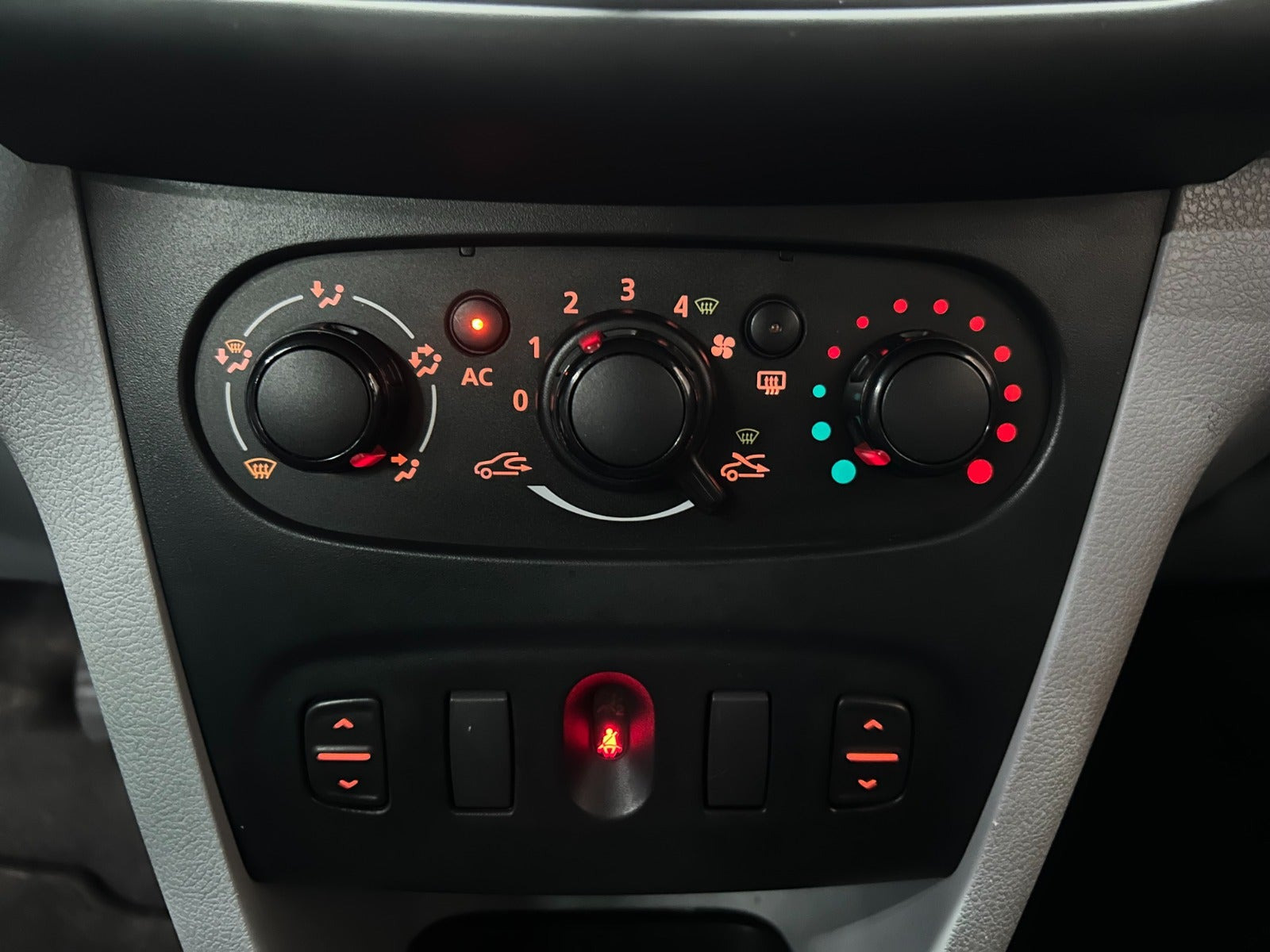 undefined Dacia Logan fra 2014