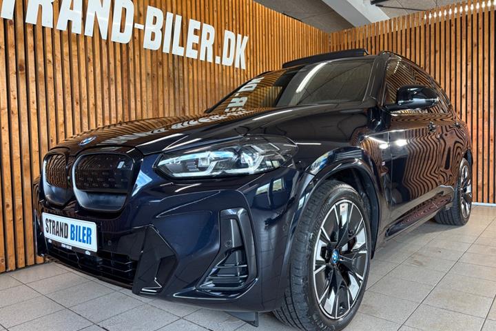Sort BMW iX3 fra 2023