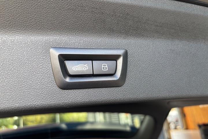 Sort BMW iX3 fra 2023