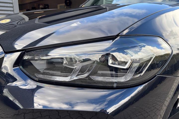 Sort BMW iX3 fra 2023