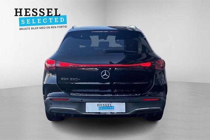Sort Mercedes EQA250+ fra 2024