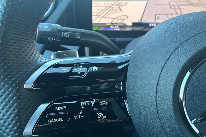 Sort Mercedes EQA250+ fra 2024
