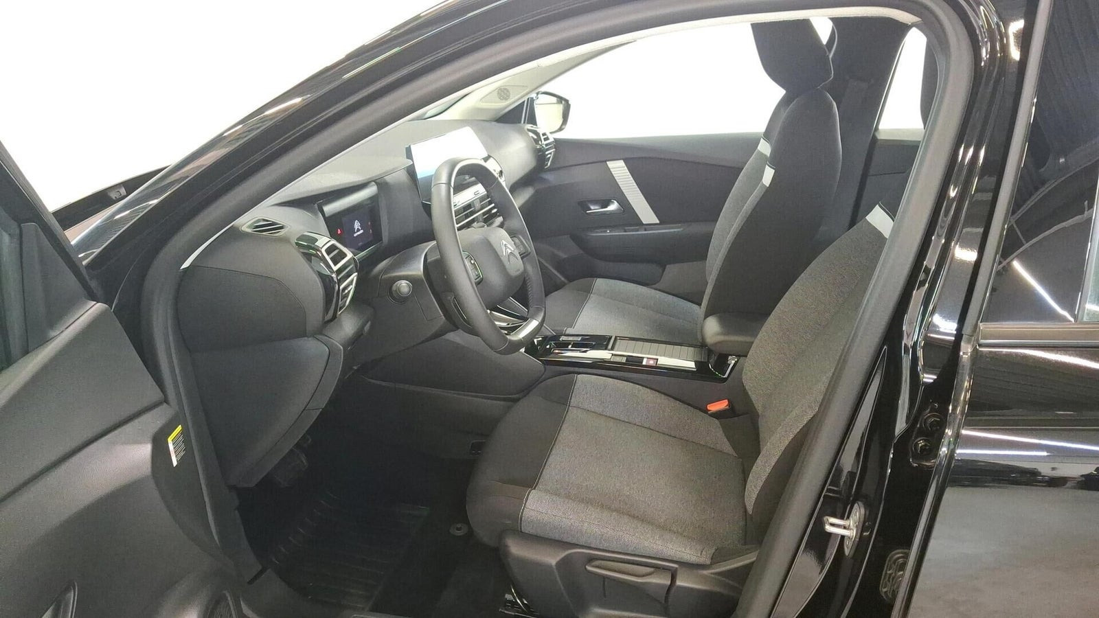 Sort Citroën ë-C4 X fra 2024