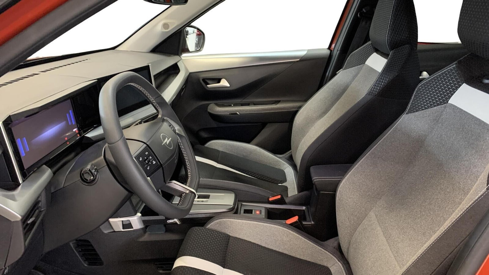 Orange Opel Frontera fra 2025
