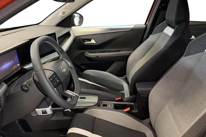 Orange Opel Frontera fra 2025