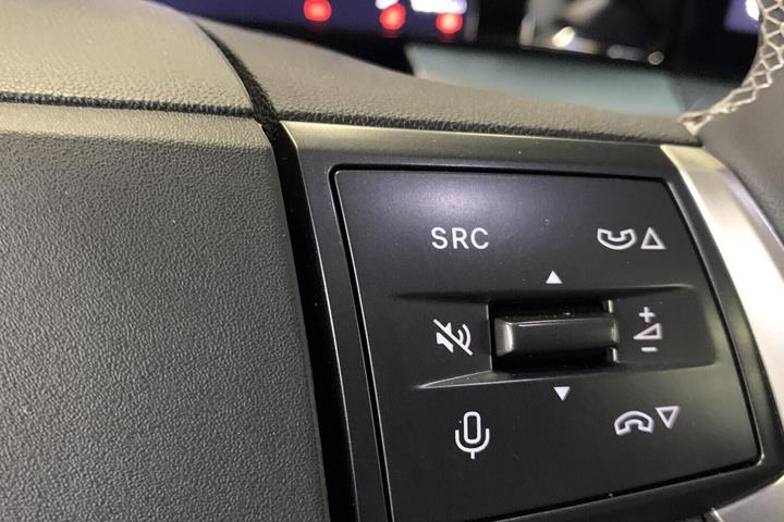 Orange Opel Frontera fra 2025