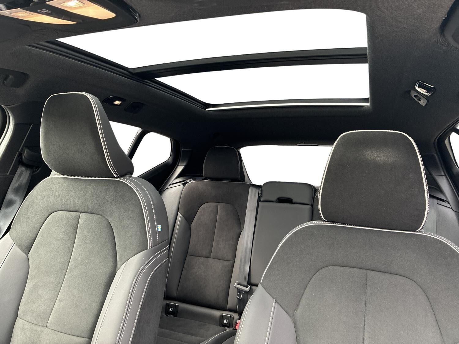 Hvid Volvo XC40 fra 2024